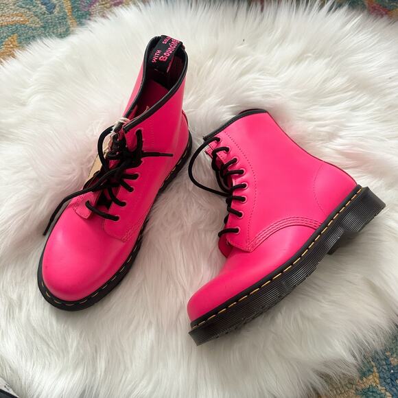 NWT Dr. Martens 1460 Boots in Magenta Pink - Picture 1 of 9